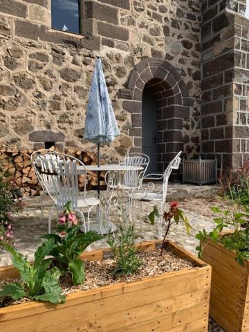 Chambres Et Maisons D'Hotes Du Prieure De La Bajasse - Le 1150 Vieille-Brioude ภายนอก รูปภาพ